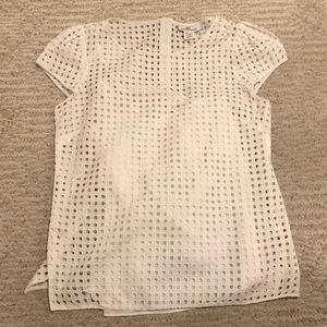 Vineyard vines white top with square holes